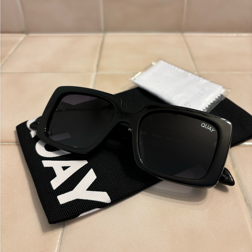 Quay Australia Total Vibe Mini Polarized Square Sunglasses